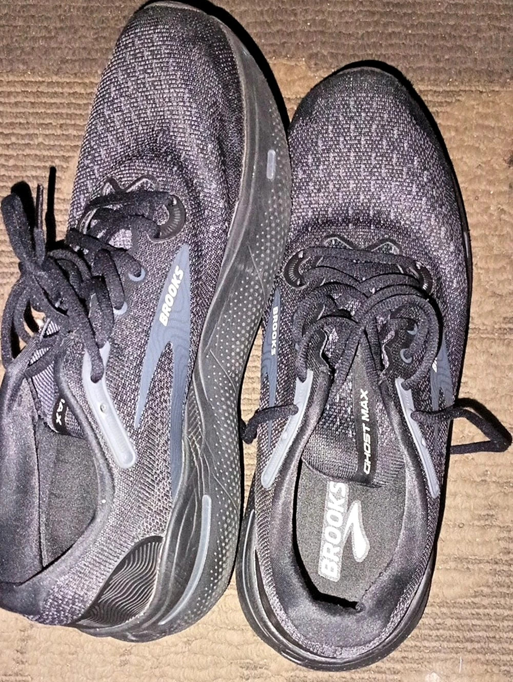 Brooks Ghost Max Athletic Shoes in Black